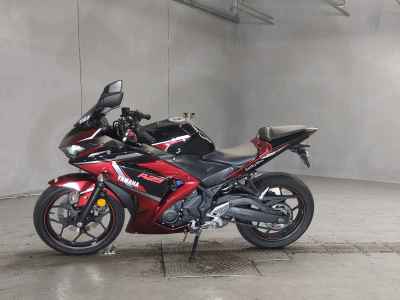 Yamaha YZF-R25 2015