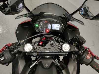 Yamaha YZF-R25 2015