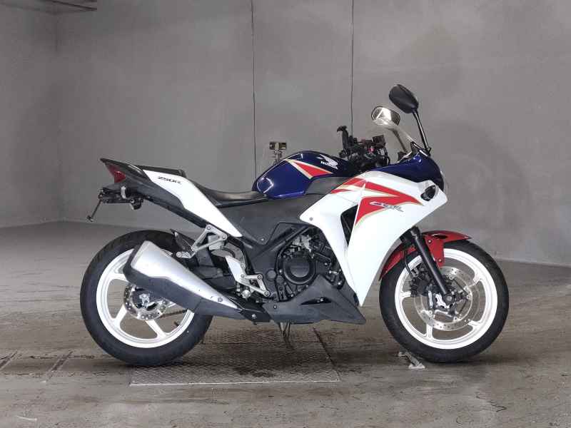 Honda CBR250R 2011