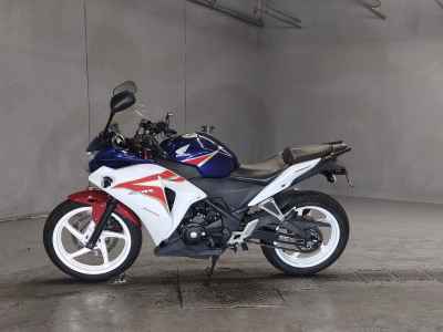 Honda CBR250R 2011