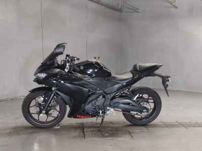 Yamaha YZF-R25 2015
