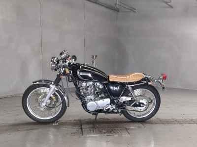 Yamaha SR400 2016