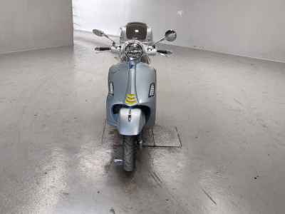 Vespa GTS Super TECH 300 2021