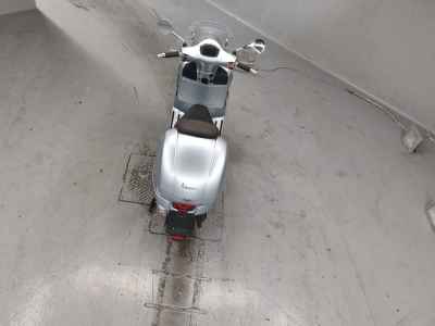 Vespa GTS Super TECH 300 2021