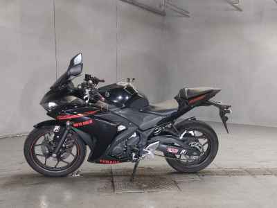 Yamaha YZF-R25 2015