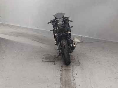 Yamaha YZF-R25 2018