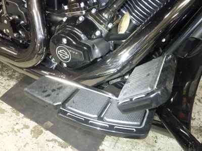 Harley-Davidson FLHXSE1980CVO 2023