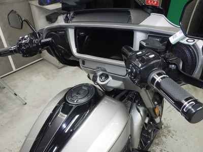 Harley-Davidson FLHXSE1980CVO 2023
