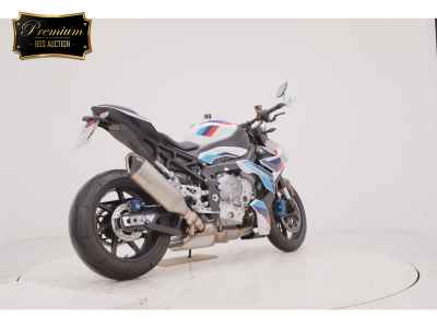 BMW M1000R 2024