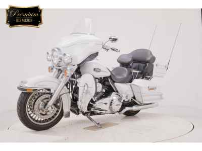 Harley-Davidson FLHTCU103 2013