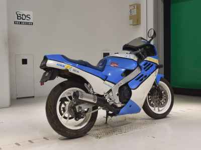 Suzuki GSX-R400 1986
