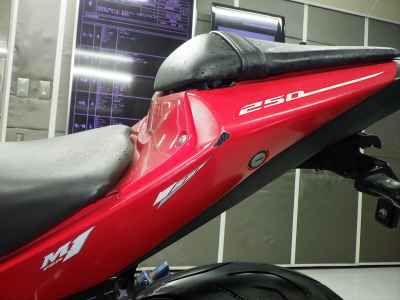 Yamaha YZF-R25 2015