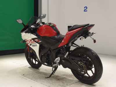 Yamaha YZF-R25 2015