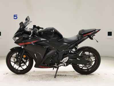 Yamaha YZF-R25 2015