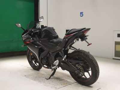 Yamaha YZF-R25 2015