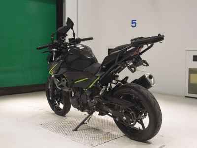 Kawasaki Z400 2023