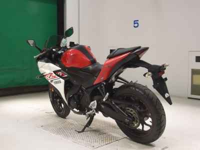 Yamaha YZF-R25 2015