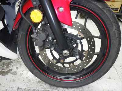 Yamaha YZF-R25 2015
