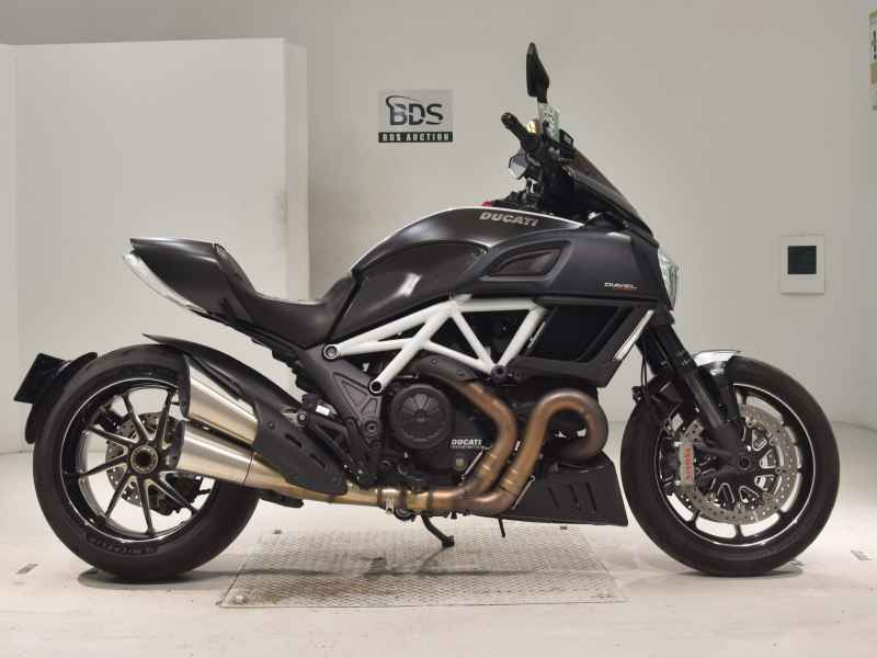 Ducati Diavel Carbon 2015