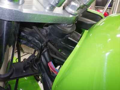 Kawasaki GPZ900R 2001