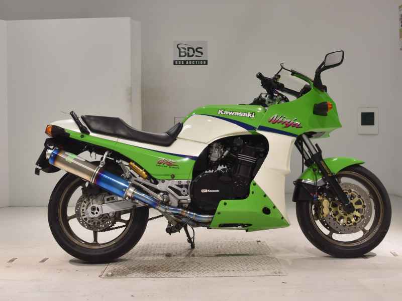 Kawasaki GPZ900R 2001