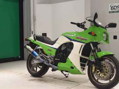 Kawasaki GPZ900R 2001