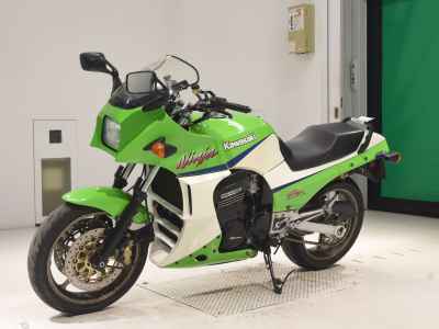 Kawasaki GPZ900R 2001