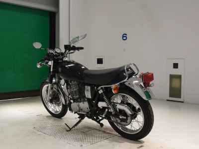 Yamaha SR400 2020