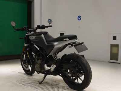 Husqvarna Svartpilen 401 2020