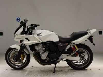 Honda CB400 Super Boldor 2017
