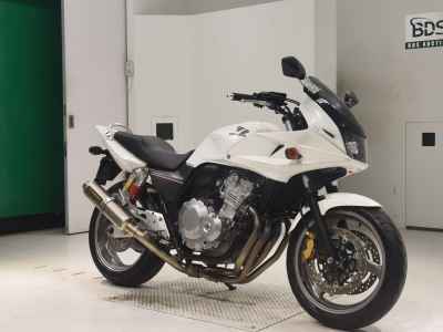 Honda CB400 Super Boldor 2017