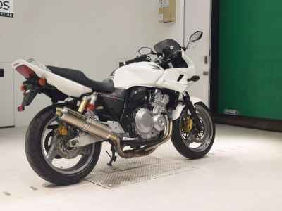 Honda CB400 Super Boldor 2017