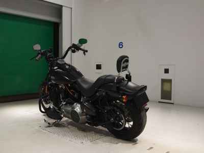 Harley-Davidson CROSS BONES FLSTSB1580 2011
