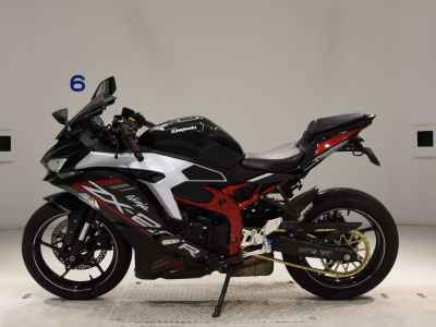 Kawasaki Ninja ZX-25R 2021