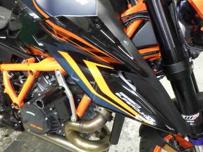 KTM 1290 Super Duke R 2023