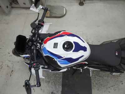 BMW M1000R 2025