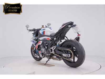 BMW M1000R 2025
