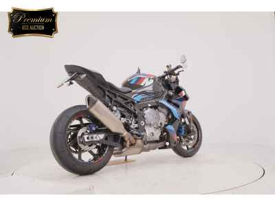 BMW M1000R 2023