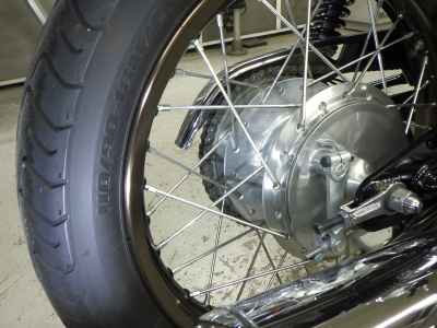 Yamaha SR400 2021