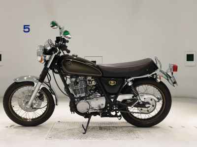Yamaha SR400 2021