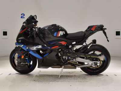 BMW M1000RR 2024