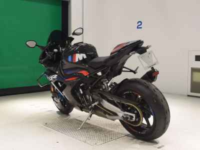 BMW M1000RR 2024