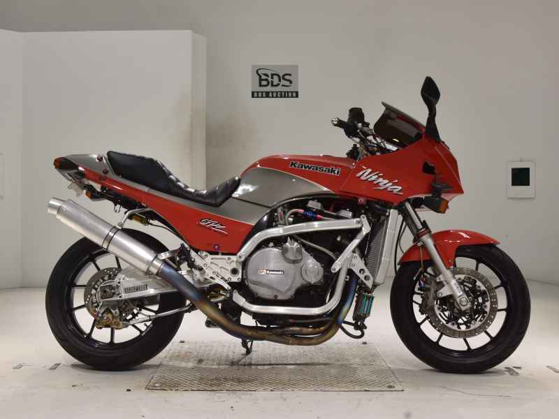 Kawasaki GPZ900R 1989