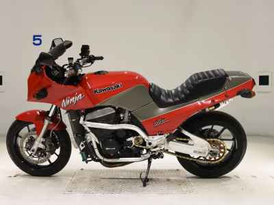 Kawasaki GPZ900R 1989