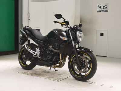 Suzuki GSR400 2016