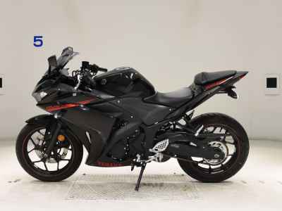 Yamaha YZF-R25 2015