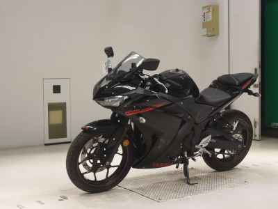 Yamaha YZF-R25 2015