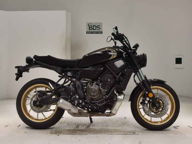 Yamaha XSR700 2025