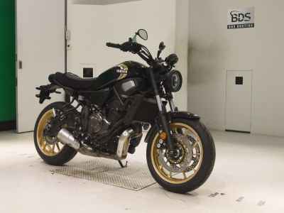 Yamaha XSR700 2025