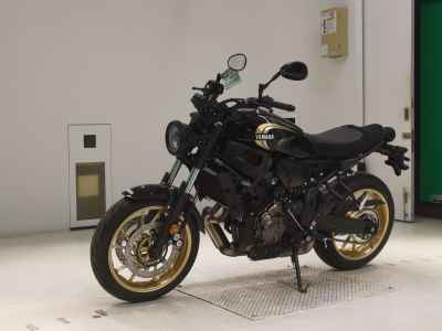 Yamaha XSR700 2025